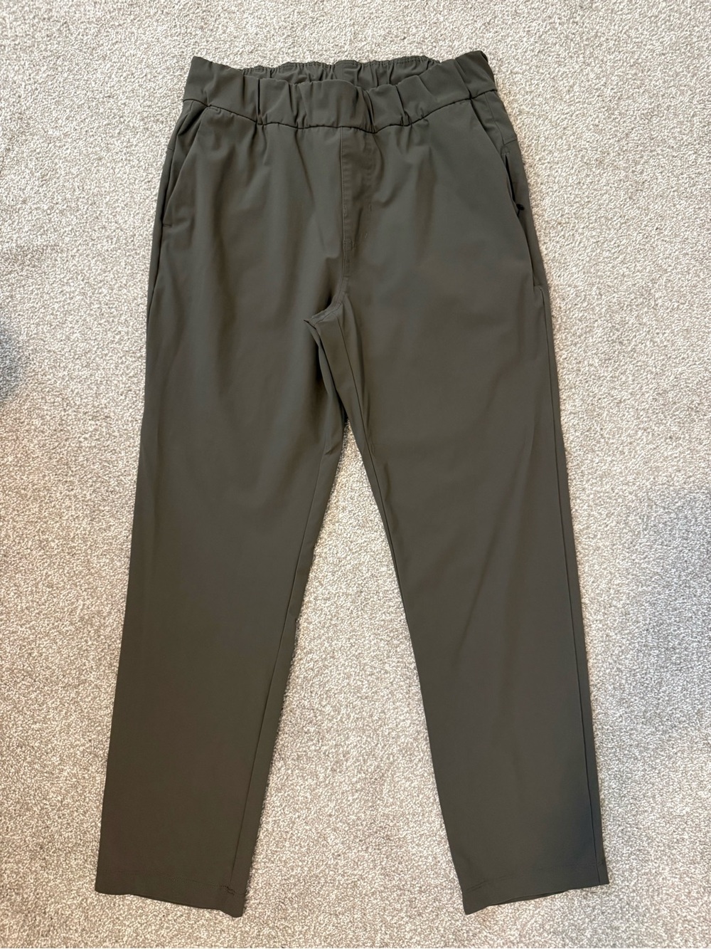 Vuori Miles Ankle Pants, Size Small, Great Condition, olive green